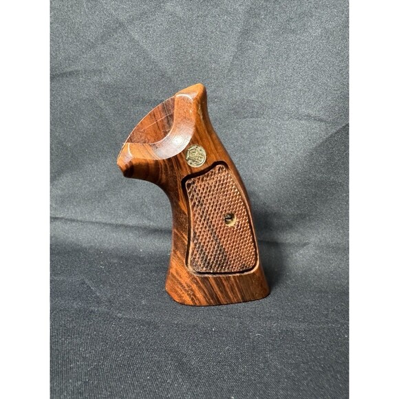 Uesd FACTORY SMITH & WESSON K FRAME MAGNA GRIPS SQUARE BUTT WOOD - Picture 1 of 11